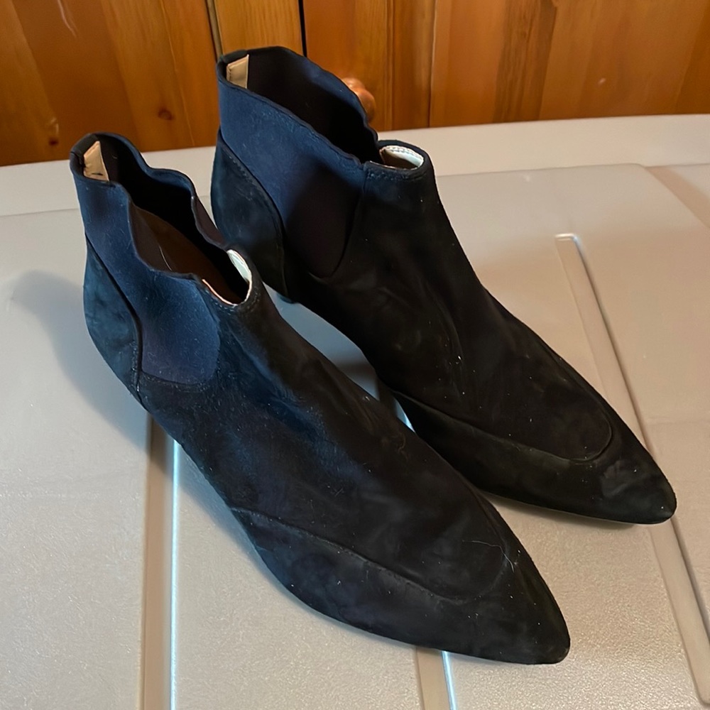 Naturalizer ankle bootie